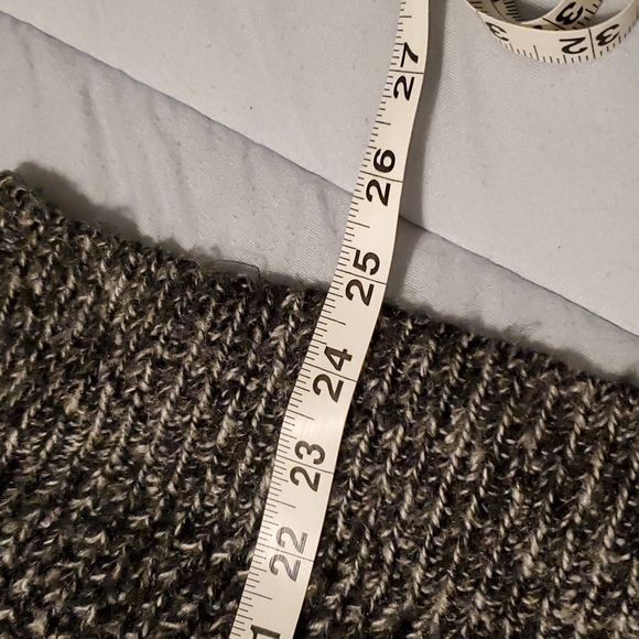 Forever 21 knit grey sweater - Picture 5 of 7